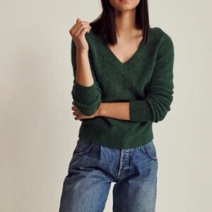 Tahari Forest Green V-Neck 100% Merino Knit Preppy Academia CozyChic Sweater S-L